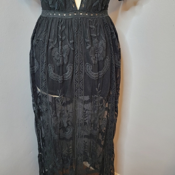 Honey Punch Small Black Lace Maxi Dress Romper Deep Plunge V-Neck Sheer Overlay - Picture 9 of 12